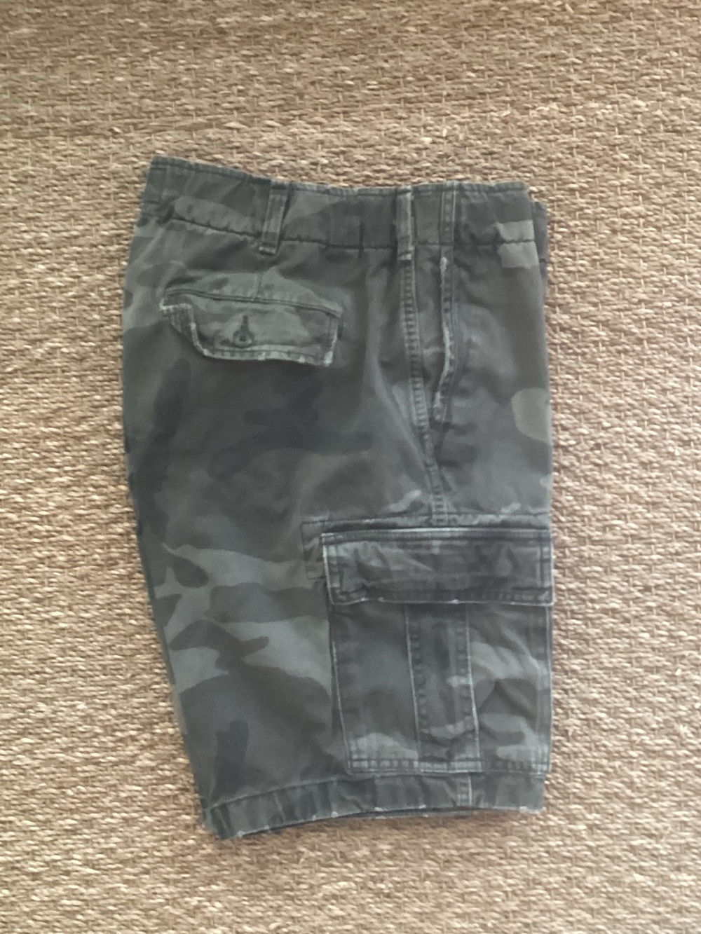 Abercrombie & Fitch Men's Camo Cargo Shorts - Dark Green/Black